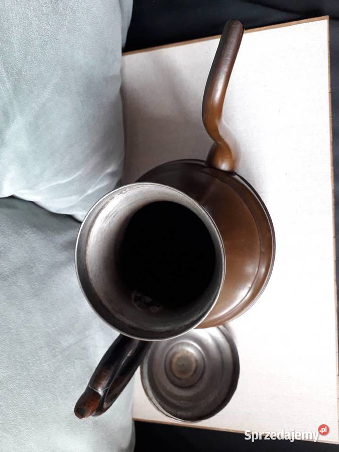 Zabytkowy metalowy dzban Koło sprzedam