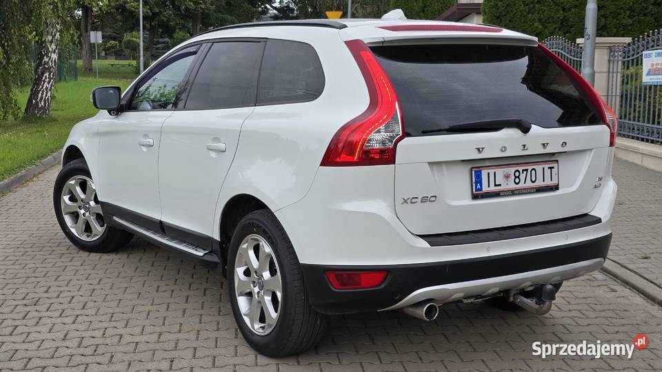 VOLVO XC60 24 D5 185 AWD SUMMUM Blis Navi Kamery