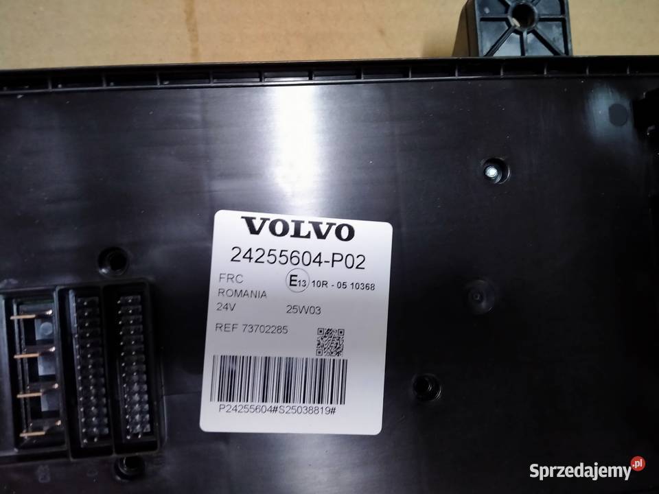 VOLVO FH4 FH5 SKRZYNKA BEZPIECZNIKÓW 24255604 Kargowa