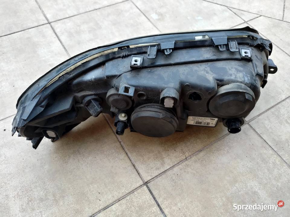 Lampa xenon lewa Valeo 30784248 Volvo S60 V70 Oświetlenie Błonie