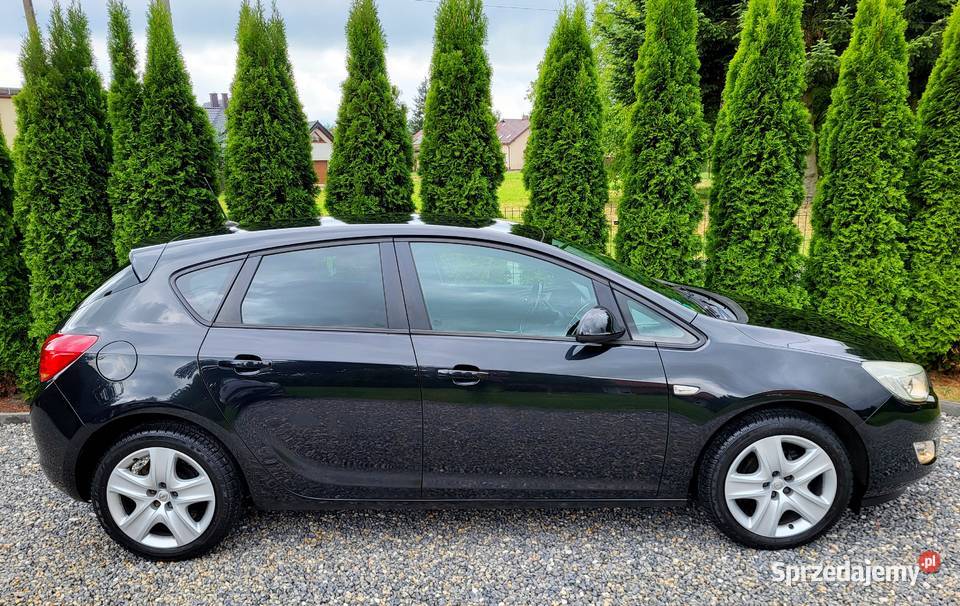 Opel Astra J 14 Turbo Benzyna NISKI PRZEBIEG 1400cm3 Kraków sprzedam