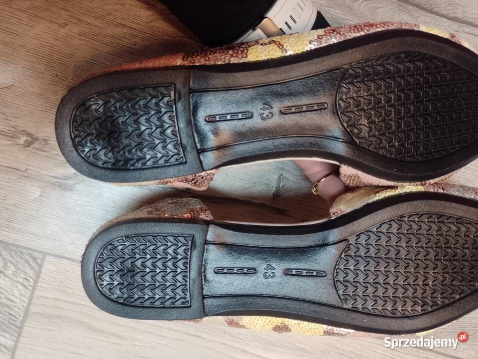 42 Bogato zdobione baleriny wieczorowe na lato