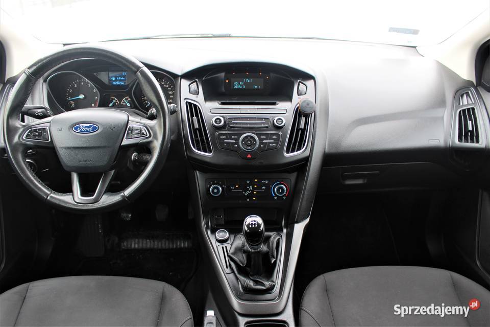 Ford Focus 16 zwykła benzyna 20152016 salon Pabianice