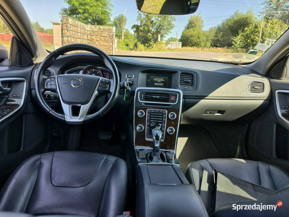 Volvo V60 20 diesel 150 automat skóra xenon 150KM
