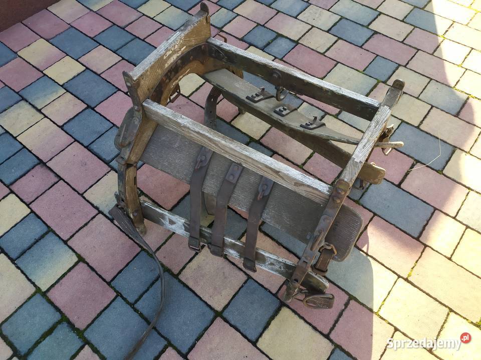 Stare wojskowe siodło juczne rząd juczny