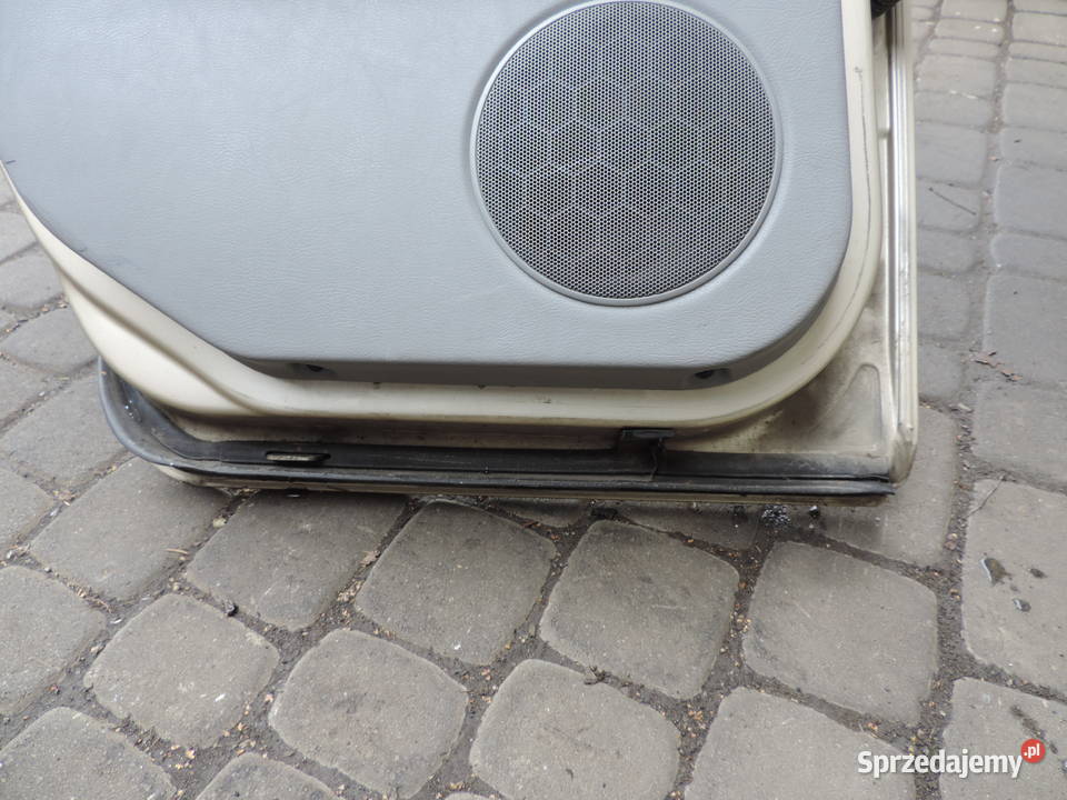 VOLKSWAGEN GOLF 4 IV 5D DRZWI LEWY TYŁ LA1W Nowy Sącz sprzedam