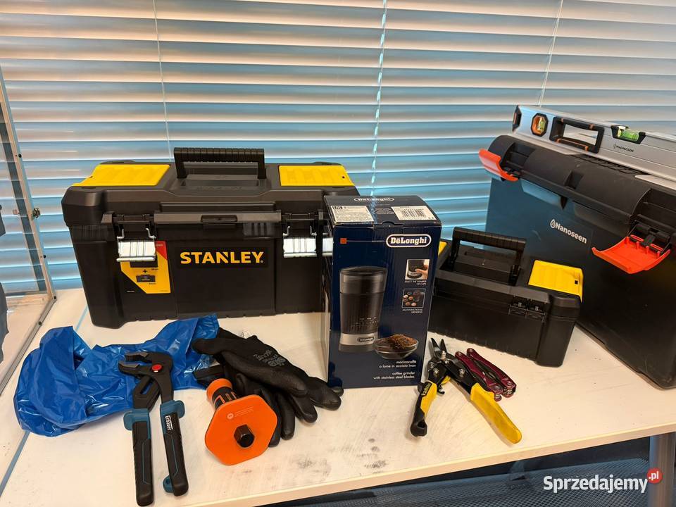 Syndyk sprzeda wyposażenie biurowe i pomorskie Gdynia sprzedam