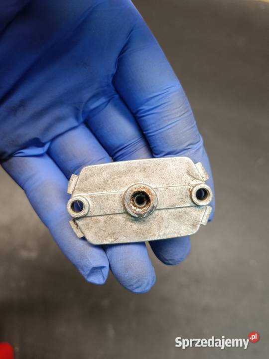 Pokrywa górna dekiel gaźnik mikuni 28 części Gaźniki Gołaczewy