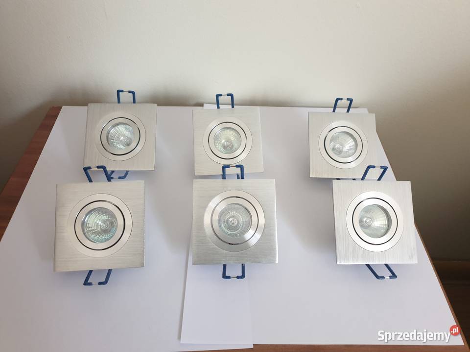 Lampki wpuszczane do sufitu podwieszanego