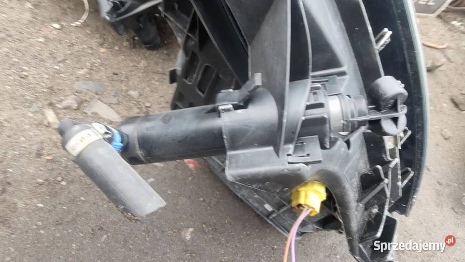 Spryskiwacz lampy lewy prawy 8T0955101B