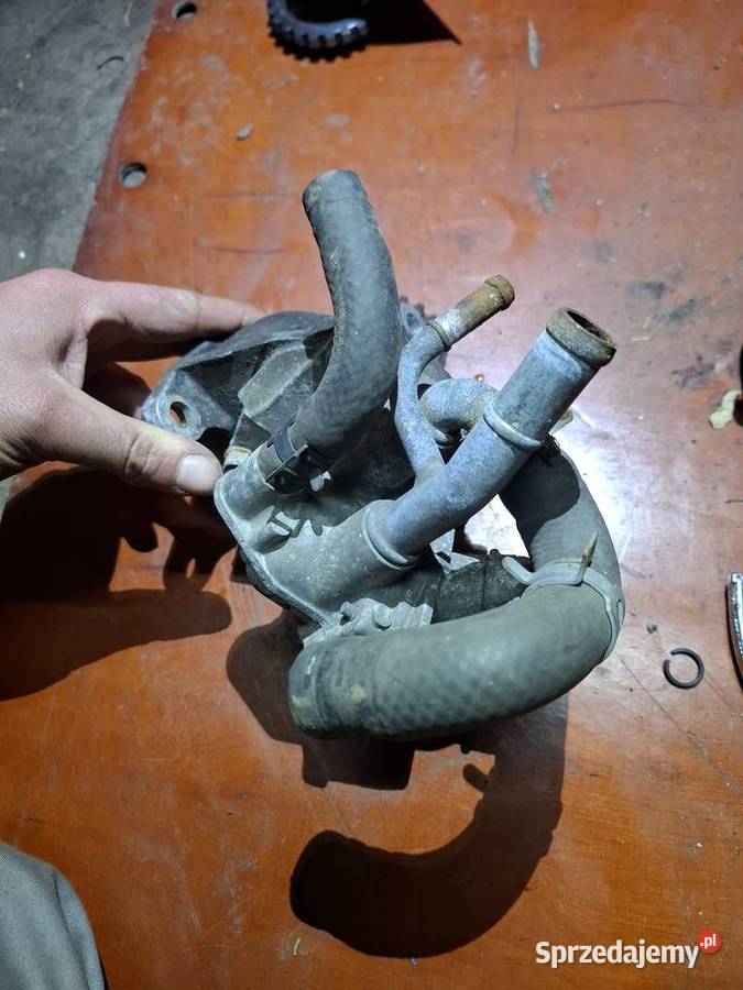 Obudowa termostatu Mazda 6 GG GY 20 CITD diesel Przyborów sprzedam