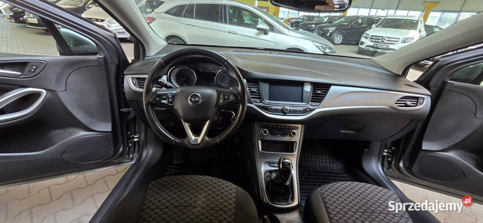 Opel Astra 20192020 OPIS W podanej roczna szary śląskie