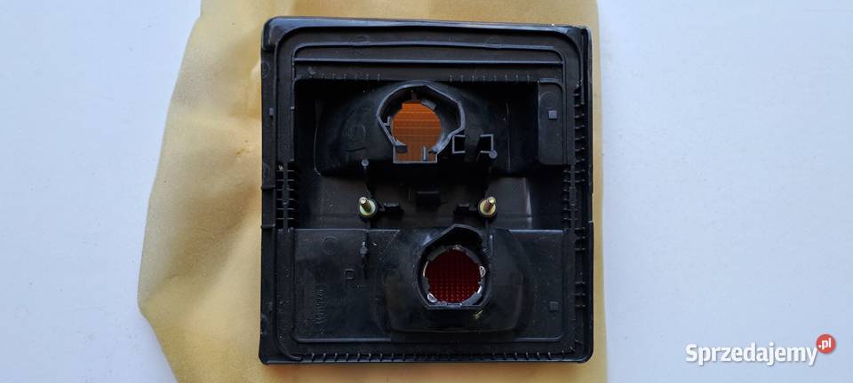 NOWA oryginalna lampa tylna prawa Audi 100 C3