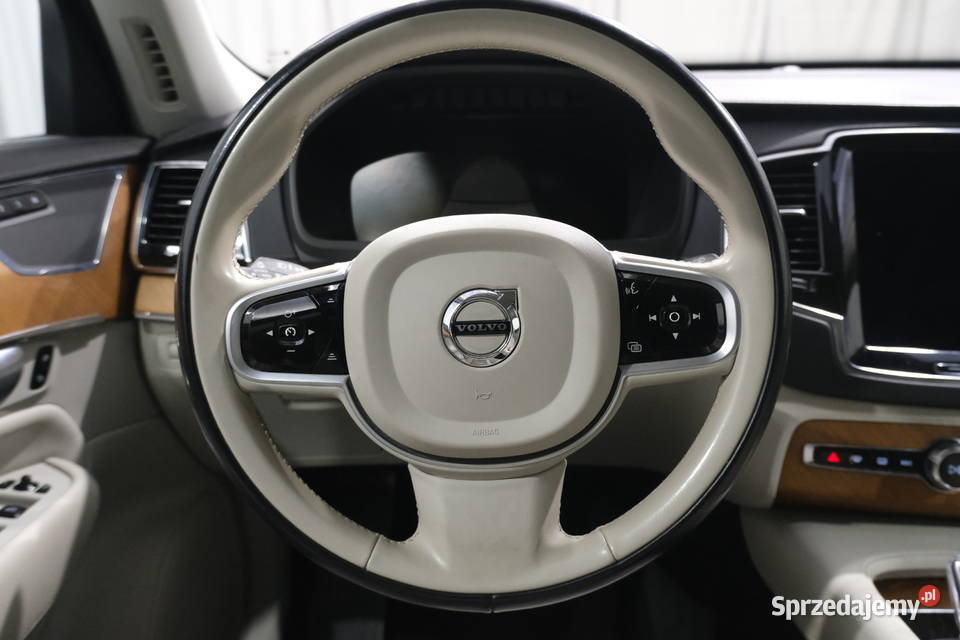 VOLVO XC90 2020 196900 ccm 235 Warszawa