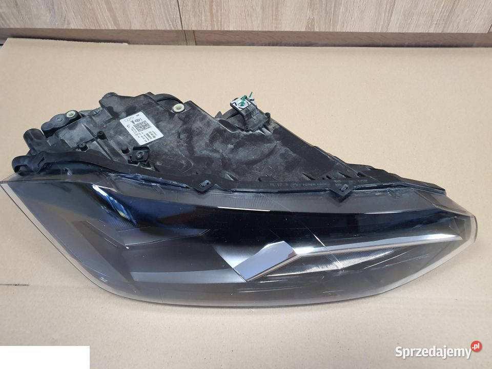 Volkswagen polo 2017 reflektor prawy przód osobowe lubelskie Kozubszczyzna sprzedam