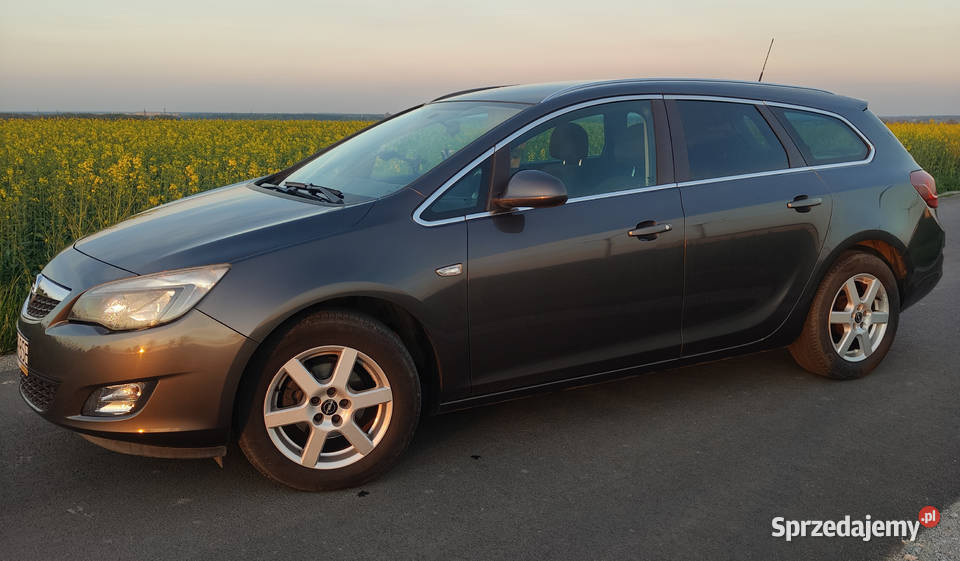 Opel Astra J Sports Tourer Kombi 14 Turbo 140 Oława