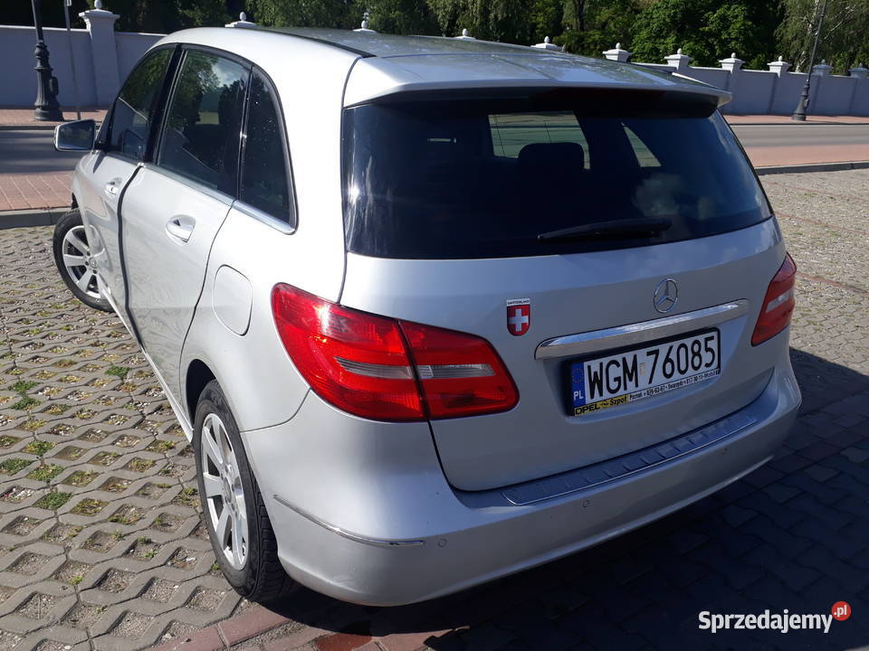 MercedesBenz Klasa B 180 CDI 7GDCT srebrny
