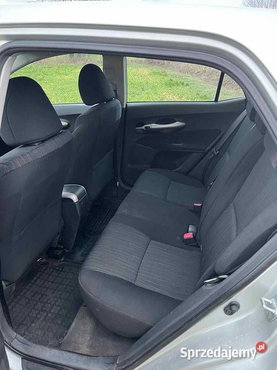 Toyota Auris 1600cm3 Przemysłów