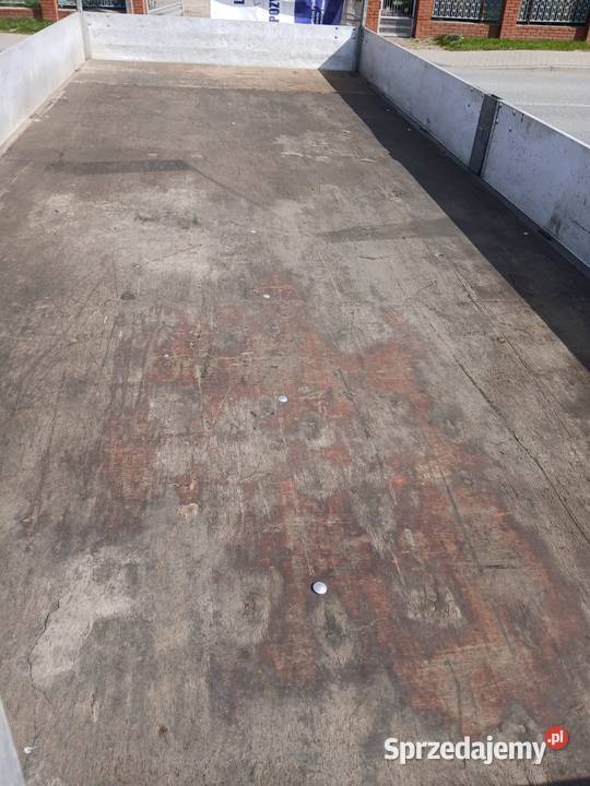 Przyczepa samochodowa