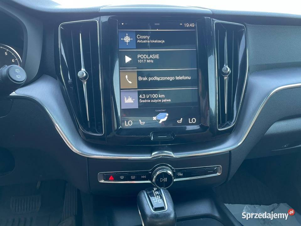 Volvo xc60 2020r 20 benzyna przebiegiem 70 mazowieckie
