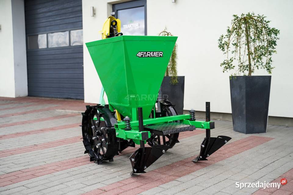 Sadzarka jednorzędowa do sadzenia roślin Tajęcina