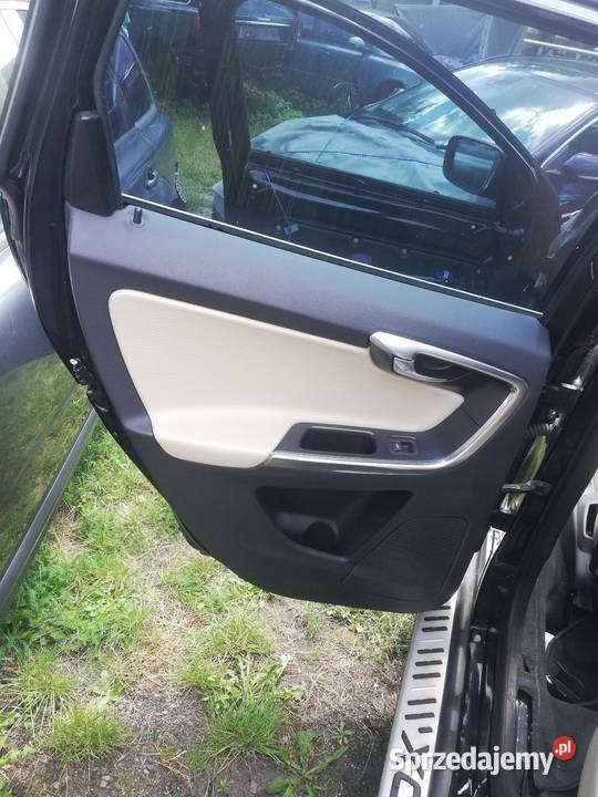 Komplet foteli kanapy plus boczki Volvo XC60 12r łódzkie