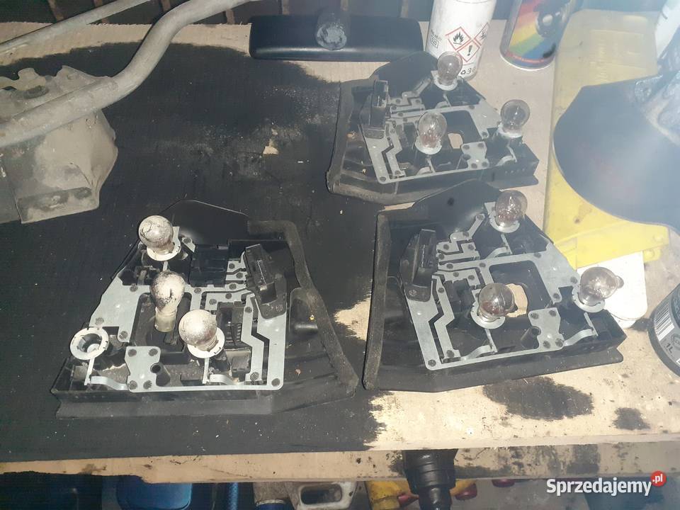 Wkłady lamp tylnych BMW E46 sedan przedlift Puchaczów