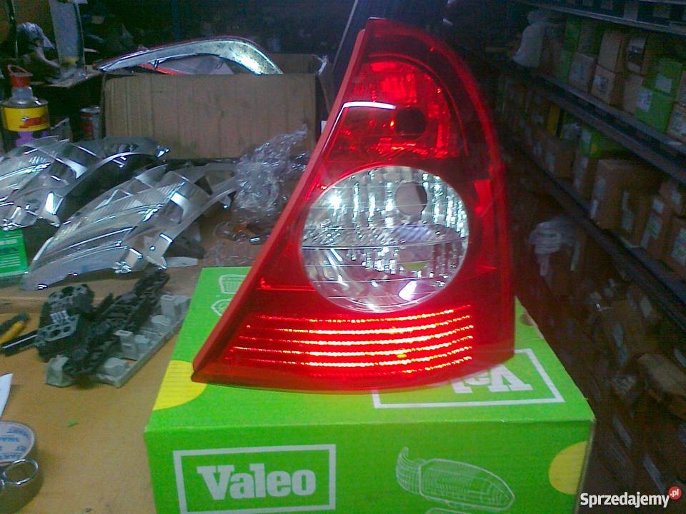 RENAULT CLIO 0105 LAMPA TYŁ PR NOWA VALEO 88136 Pruszków