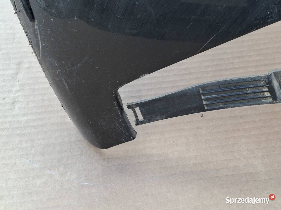 MERCEDES CKLASA W205 LIFT AMG ZDERZAK PRZÓD Bieleń