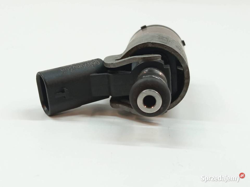WTRYSKIWACZ 06N906036A 0261500689 20 TSI Skoda Wtryskiwacze
