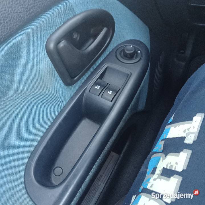 Sprzedam samochód RENAULT clio 2 14 16v Clio Łasin