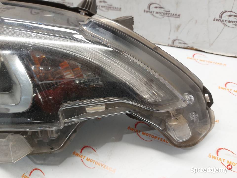 PEUGEOT 2008 lampa prawa przód ANGLIK świętokrzyskie