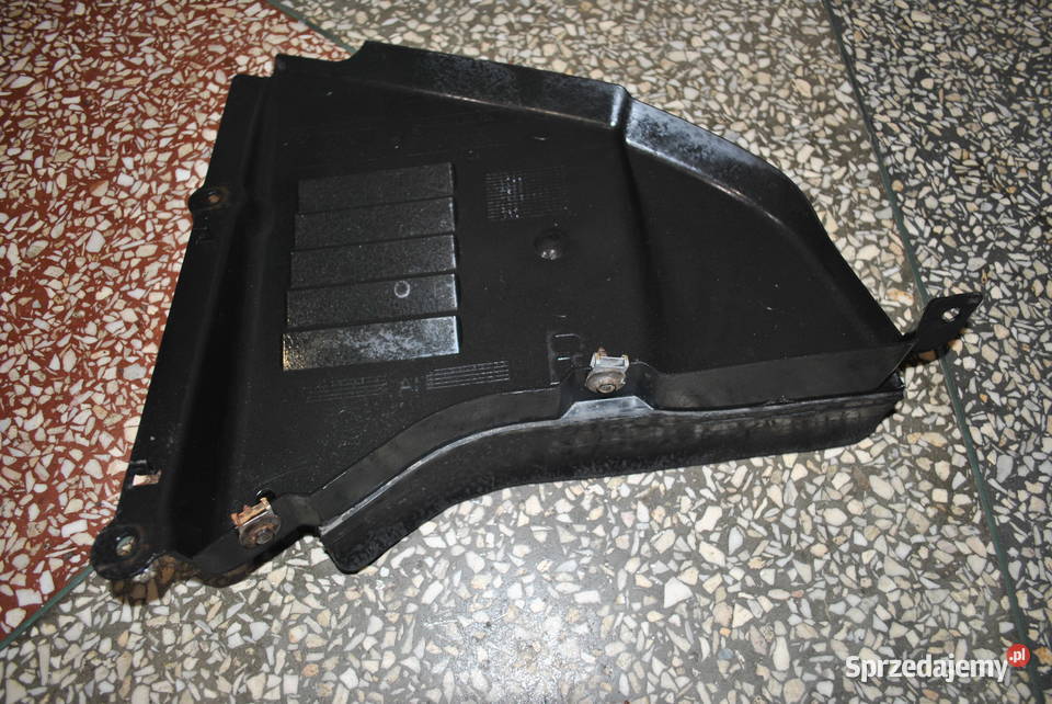 Trójkąt nadkola prawy przód BMW E60 E61 dolna Poręba sprzedam