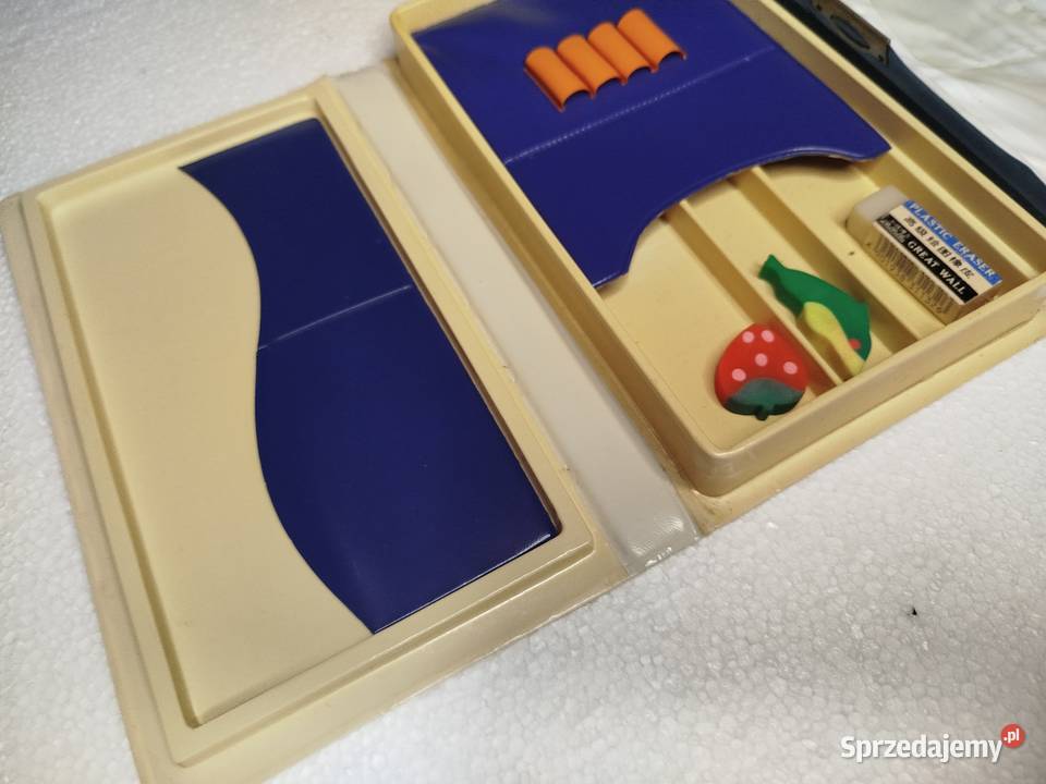 Piórniki i gumki chińskie z czasów PRL u Pozostałe łódzkie Zgierz