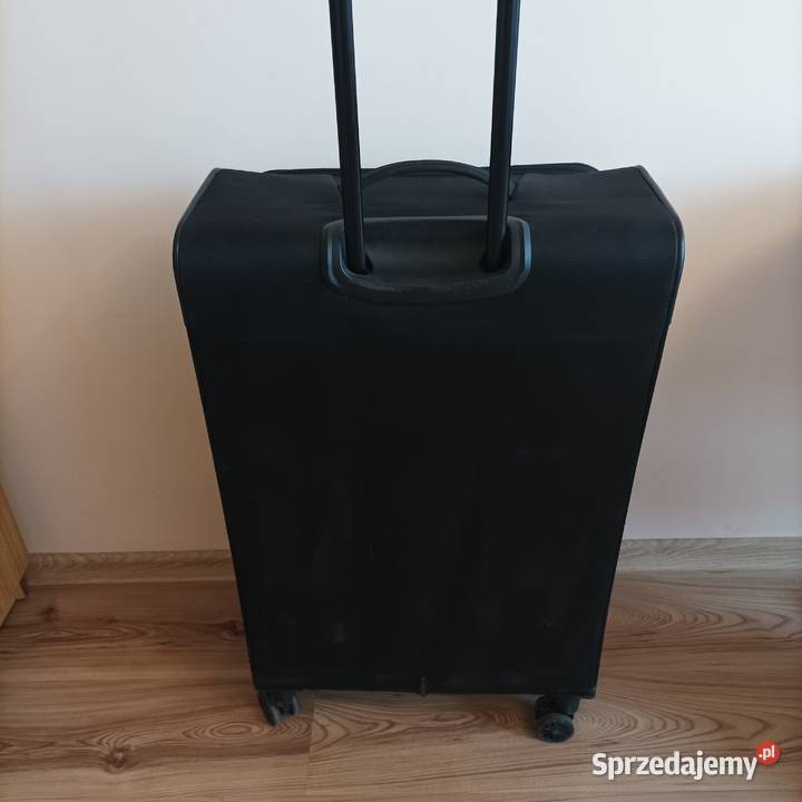 Duża walizka podróżna na kółkach Stronie Śląskie