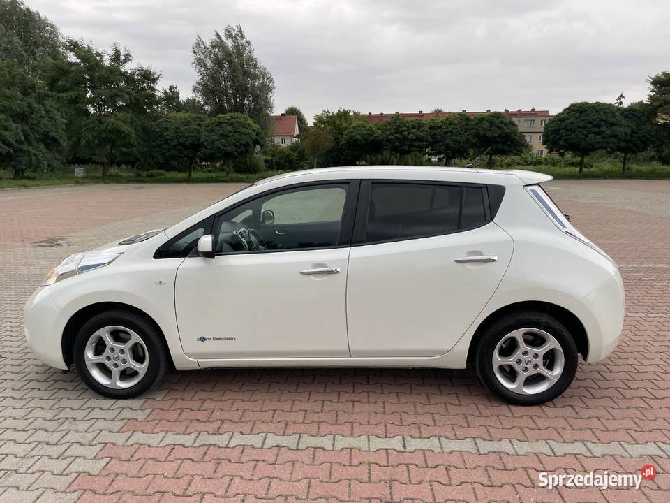 Nissan Leaf 24kWh Biała perła lift Rok produkcji 2014 warmińsko-mazurskie Elbląg