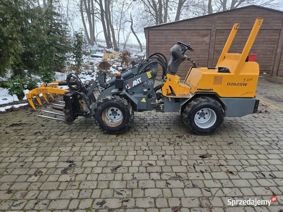 Giant D262 Xtra Mini ładowarka przegubowa Szołtany