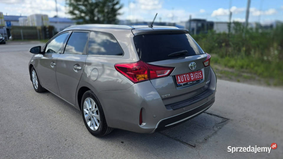 Toyota Auris duza navi kamera cofania ledy II Lębork