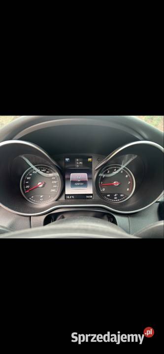 Mercedes w205 20 benzyna 211 koni Jasień