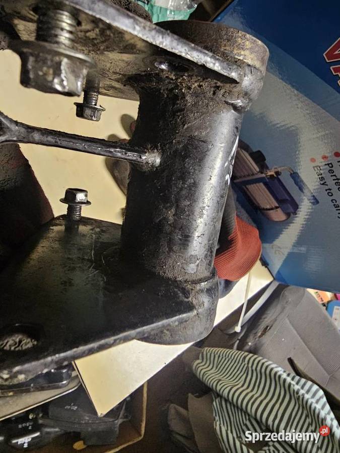 Suzuki LT 50 Piasta mocowanie wahacz wahacza osi Wahacze Jelenia Góra