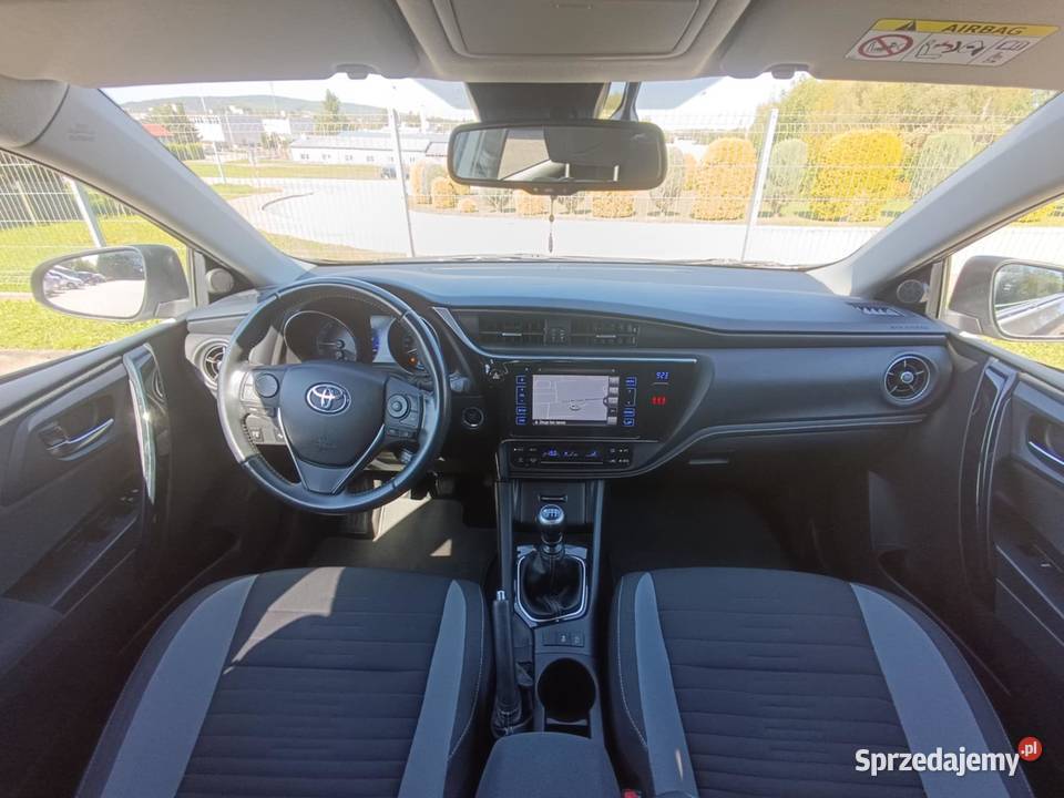 Toyota Auris II Hatchback 5d Facelifting 2017 podkarpackie Sanok sprzedam