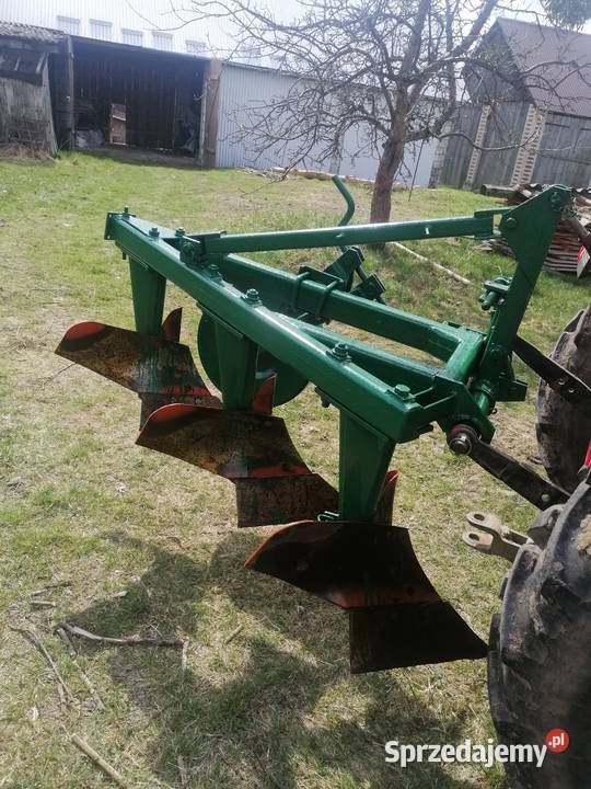 Pług 3 skibowy do pracy w polu Pańków