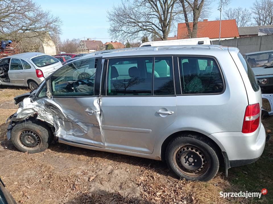 Volkswagen Touran 20 TDI 103 kW 2004 r dawca Szklarka Myślniewska sprzedam