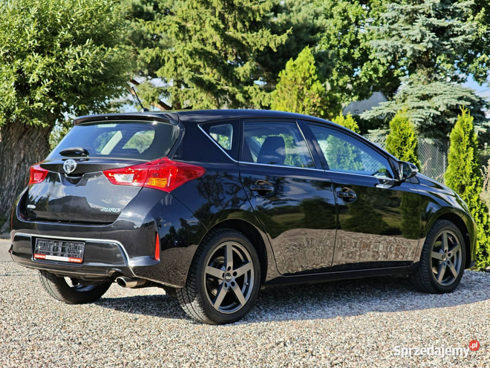Toyota Auris II 2012 Sadlno