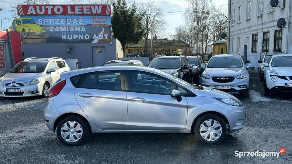 Ford Fiesta Benzyna Zarejestrowany Ubezpieczony Rok produkcji 2011 Elbląg