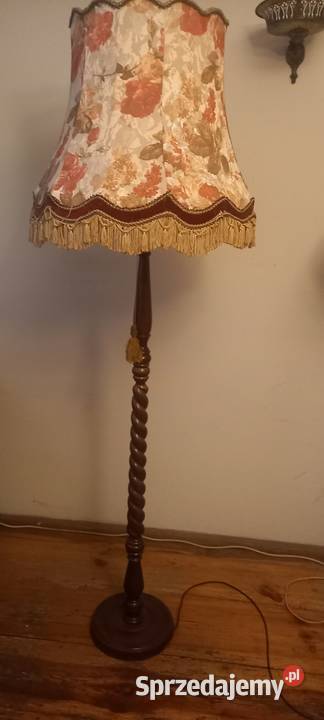 Wysoka drewniana lampa podłogowa z abażurem Antyki, Sztuka, Kolekcje Skierniewice