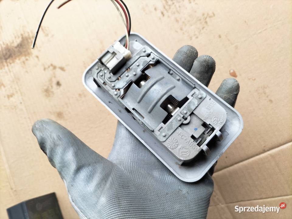 Primastar Trafic Vivaro LAMPKA WNĘTRZA PAKI