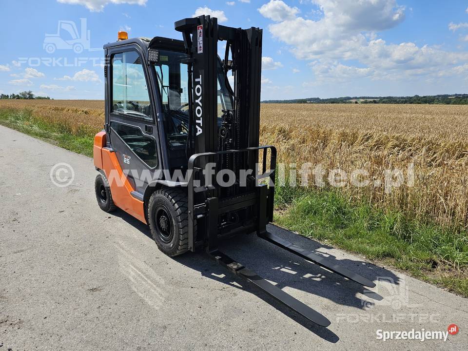 Wózek Widłowy TOYOTA 8FGF25 Kabina przesuw kabina Wózki widłowe Lędziny