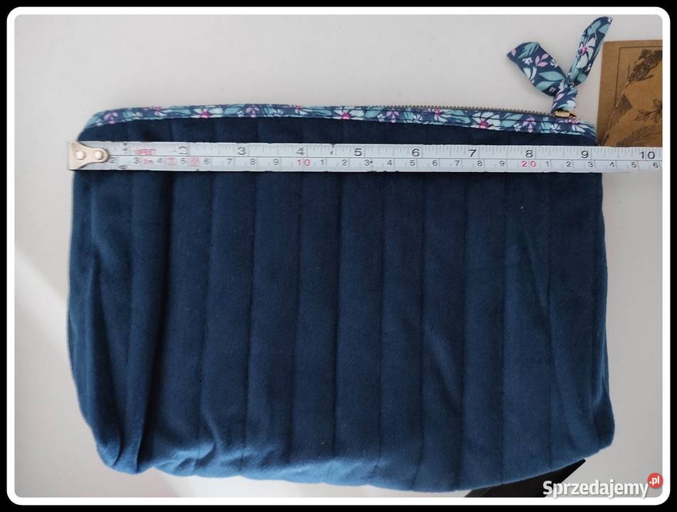 Granatowa nowa kosmetyczka YVES ROCHER Pozostałe Płock