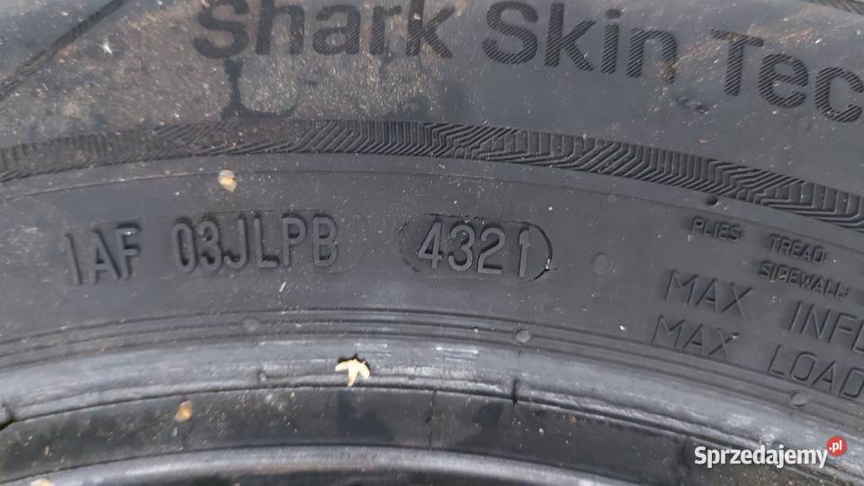 Uniryal 2255516 zimowe